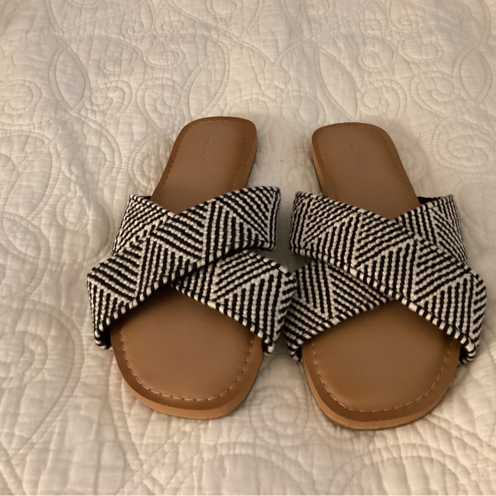 Old Navy Black and White Sandals